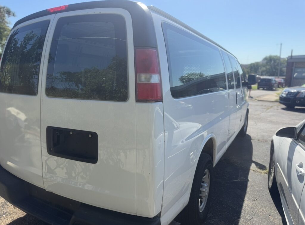 2017 Chevrolet Express 2500